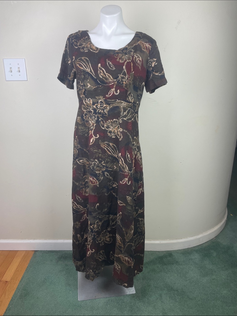Hilo Hattie Vintage Hawaiian Dress Dark Floral